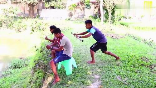 日本少年街头恶作剧,日本街头闹剧一幕