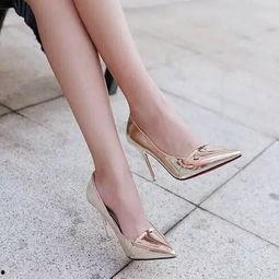 白丝袜脚高跟鞋视频,探寻白丝袜与高跟鞋的完美融合