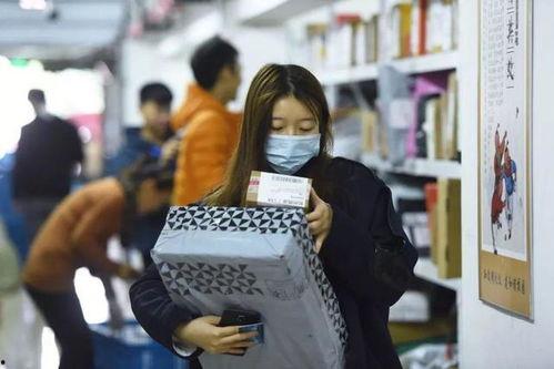 娱乐吃瓜酱大学生活费